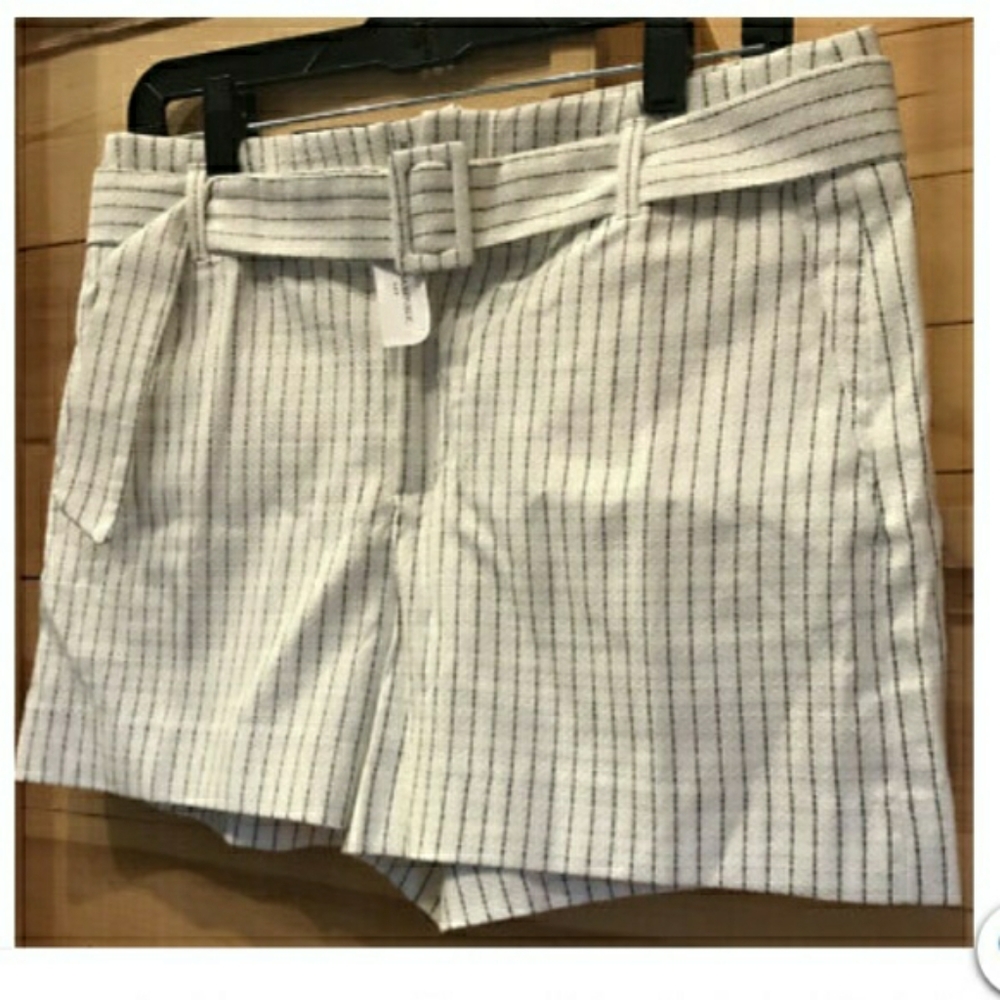 BANANA REPUBLIC SHORT - Picture 5 of 16
